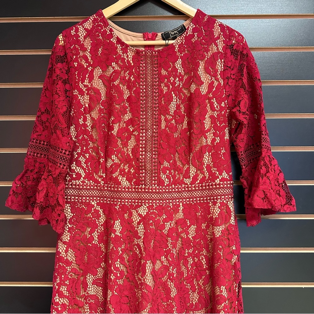 MissMay Formal Dress Red Embroidered Lace Bell Sleeve Zip Maxi Lined Size L New
